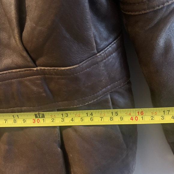 Lizwear women’s leather jacket - Picture 9 of 13